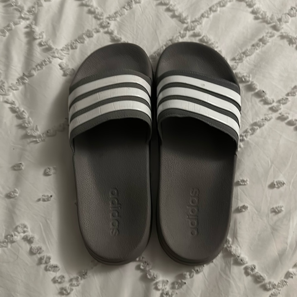 GREY ADIDAS SLIDES
